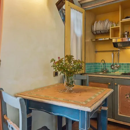 Nyaraló Quaint Holiday In With Sauna & Whirlpool *