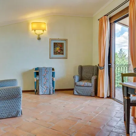 Nyaraló Quaint Holiday In With Sauna & Whirlpool *